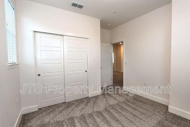 Building Photo - 3513 Birdland Ave