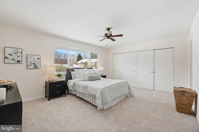 Building Photo - 3233 S Leisure World Blvd