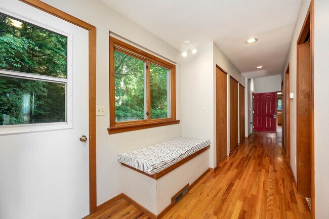 Building Photo - Beautiful home with views and in a gated c...