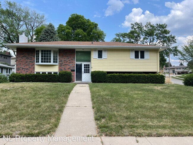Primary Photo - 3 br, 2.5 bath House - 2267 South 133 Ave