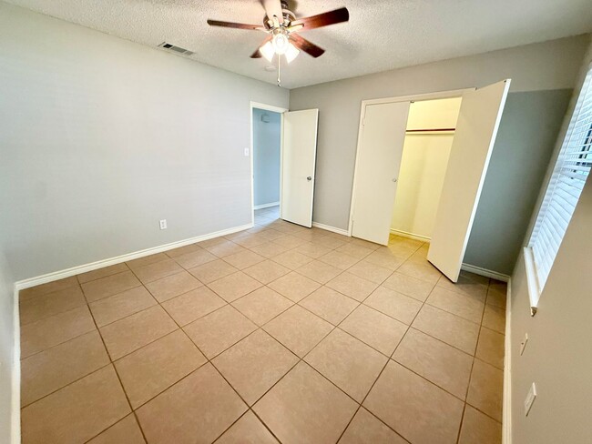 Building Photo - 3-bed/2-bath near Paluxy/Grande!