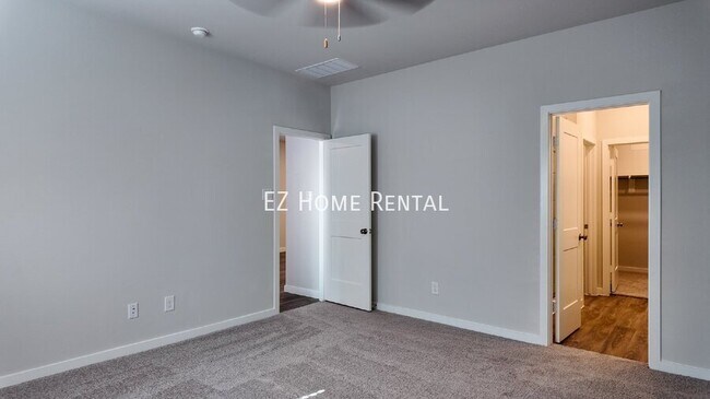Building Photo - 16878 Pandora Wy
