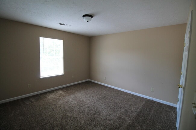 Building Photo - 213 Homestead Dr