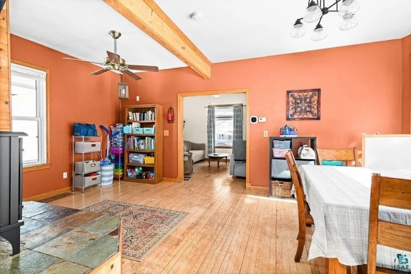 Building Photo - 711 E 8th St