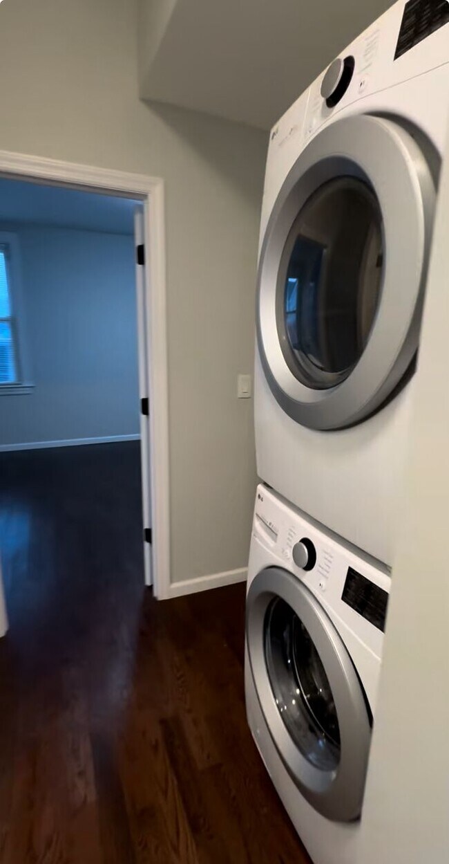 Building Photo - 8633 59th Ave