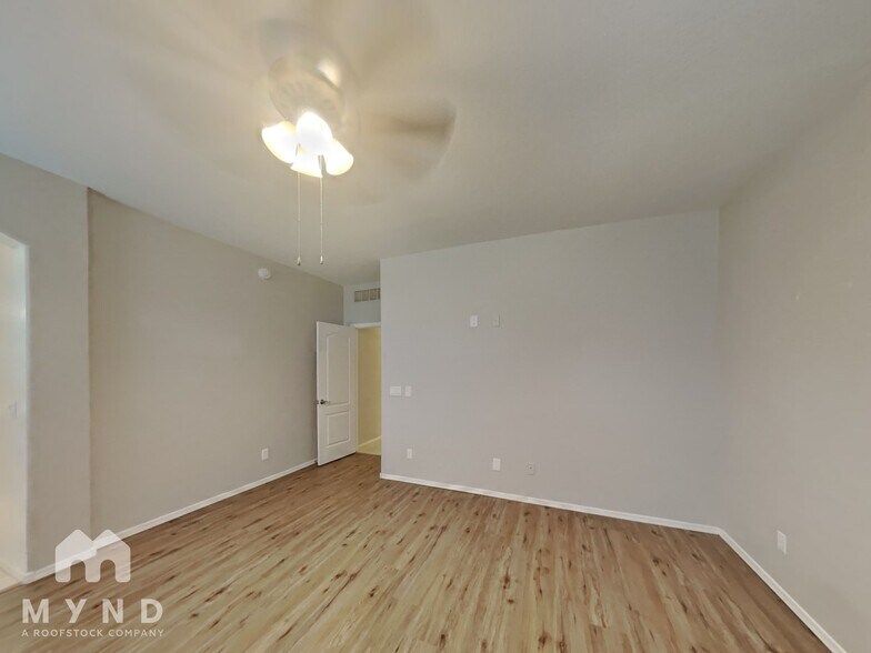 Building Photo - 4053 S Shady Ct