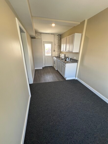 Building Photo - 9100 S Ashland Ave