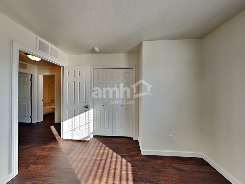 Building Photo - 4977 S Mosser Way