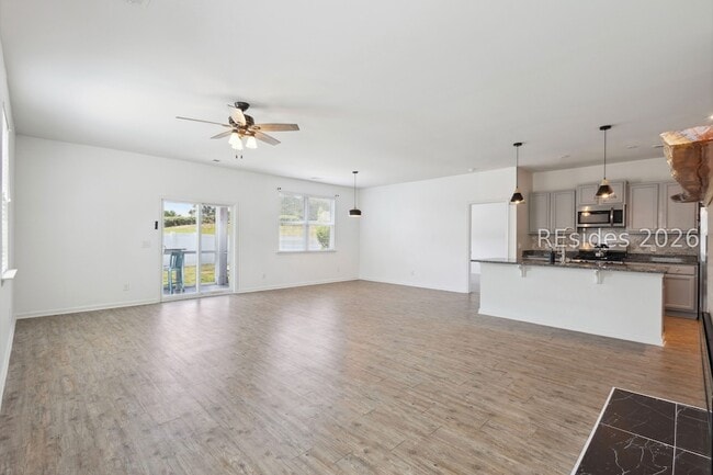 Building Photo - 208 Horizon Trl