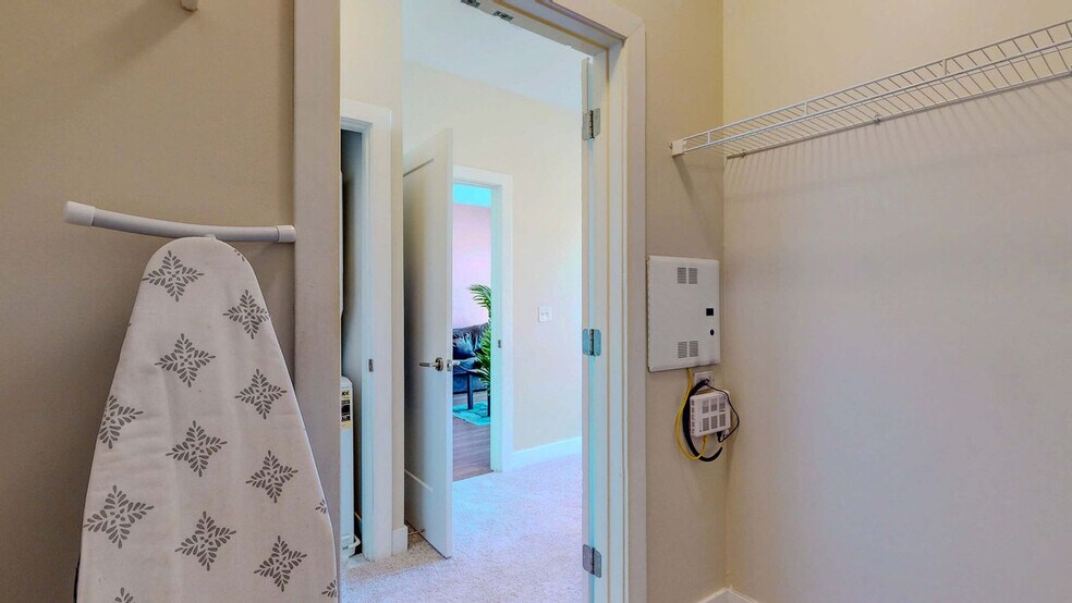 Building Photo - 545 Bedford St