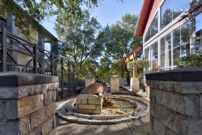 Building Photo - 3 bedroom in Austin TX 78736