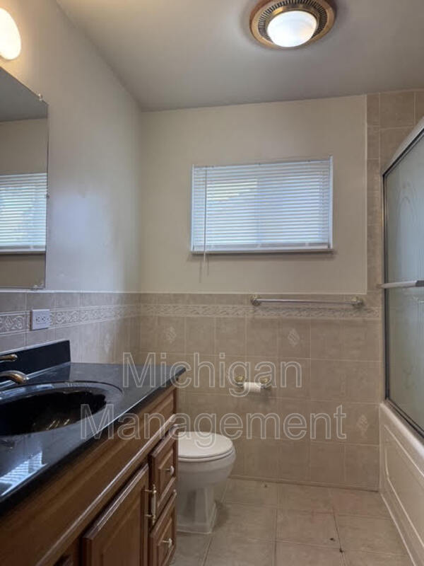 Building Photo - 45299 Indian Creek Dr