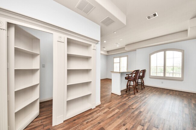 Building Photo - 19410 Meadow Lakes Dr