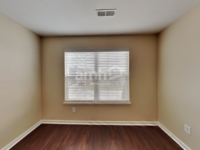 Building Photo - 760 Harvest Ridge Dr