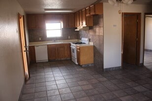 Building Photo - 127 Hanks Dr