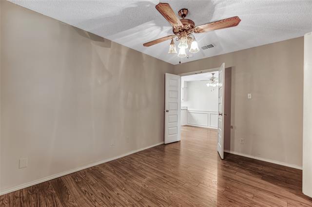 Building Photo - 2800 Shady Grove Dr