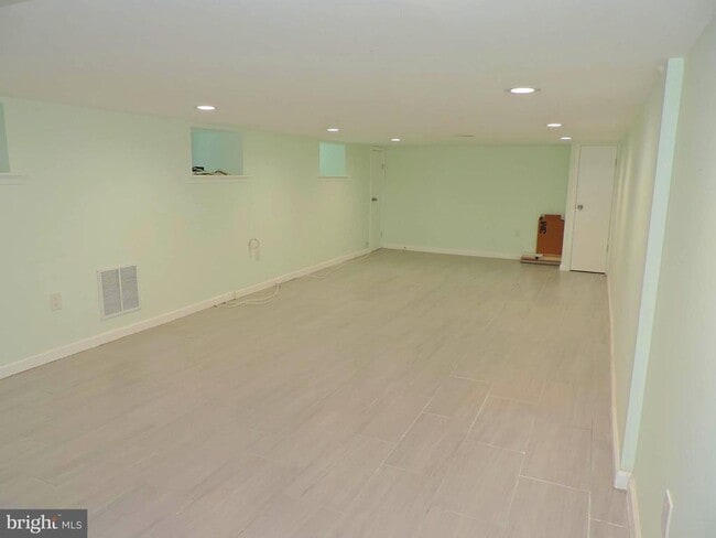 Building Photo - 309 Dartmouth Ave