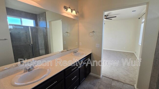 Building Photo - 7052 Diversey Dr