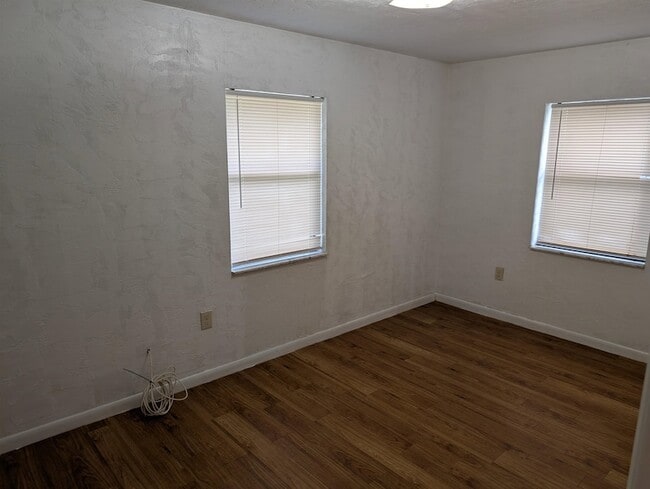 Building Photo - 601 Mcclure St