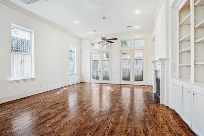 Building Photo - 1407 Knox St