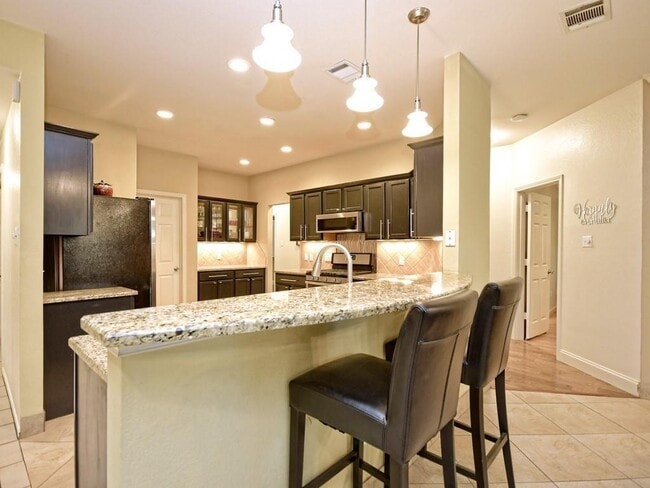Building Photo - 1110 Fossil Cove