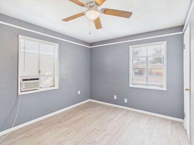 Building Photo - 2711 Duncan Dr