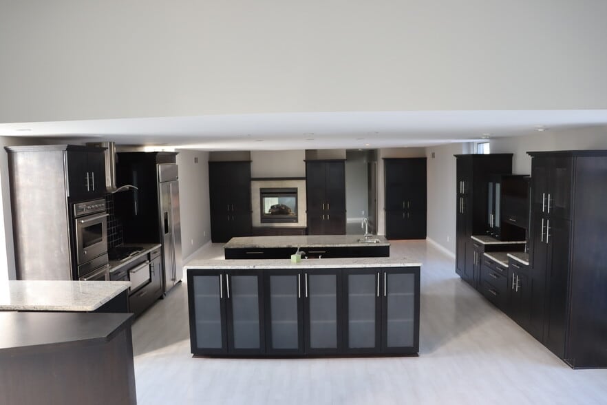 Kitchen - 615 W 9 Mile Rd