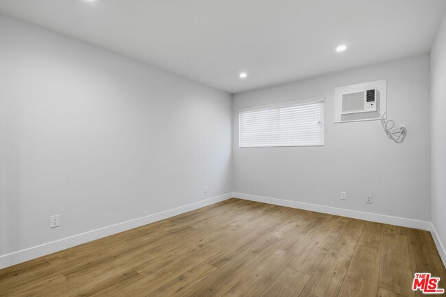 Building Photo - 1738 Colby Ave