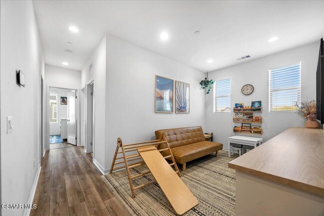Building Photo - 215 Red Brick Dr