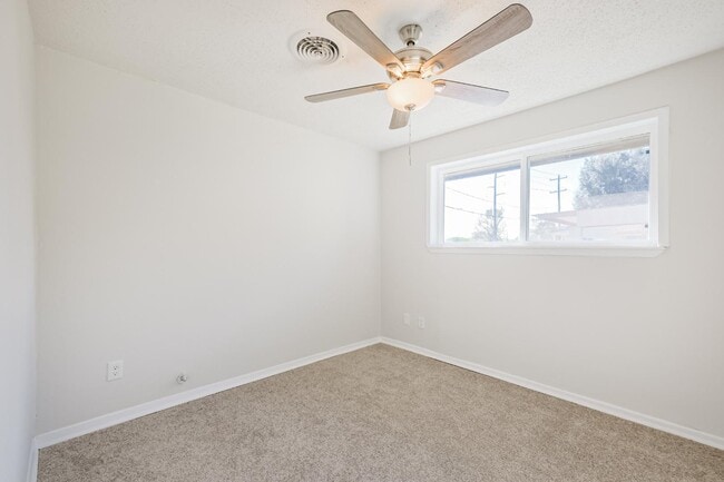 Building Photo - 802 Wright St