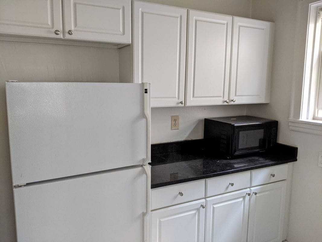 Building Photo - 1452 Oak Ave