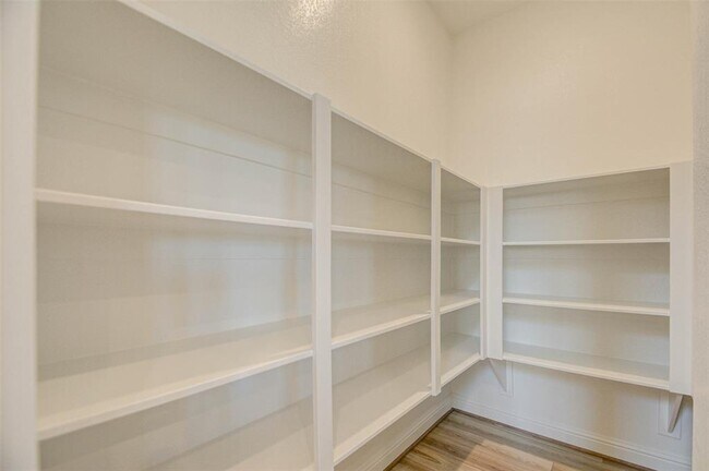 Building Photo - 6015 Marsh Lk Ct