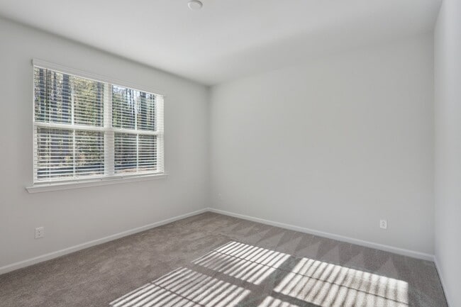 Building Photo - "Charming 4 Bed/2 Bath Home in Bluffton, S...