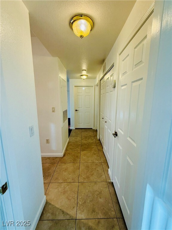 Building Photo - 1050 E Cactus Ave