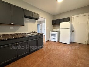 Building Photo - 856 N Mayfield Ave