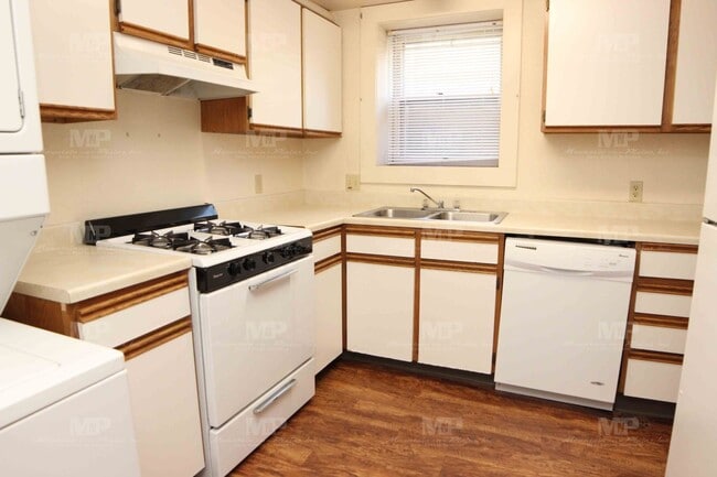 Building Photo - 812 W Myrtle St