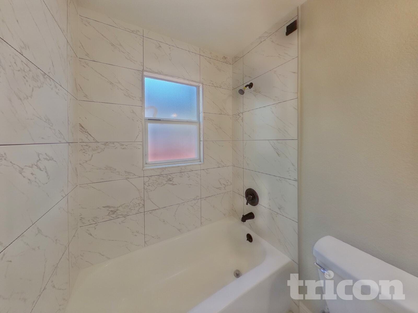 Building Photo - 2462 6th Ave N