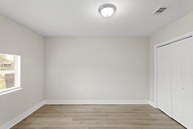 Building Photo - 9133 Woodlyn Rd