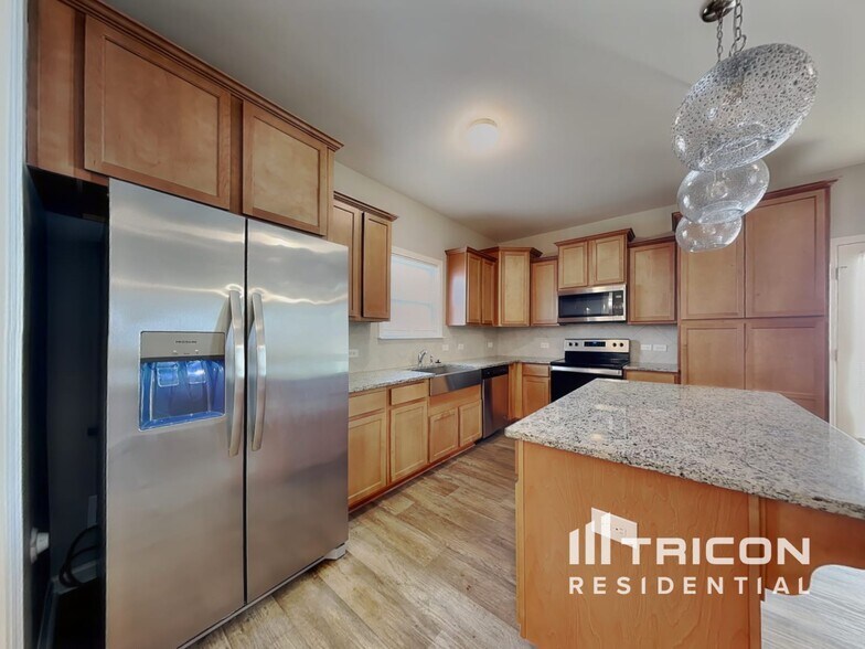 Building Photo - 4664 Wesmar Dr