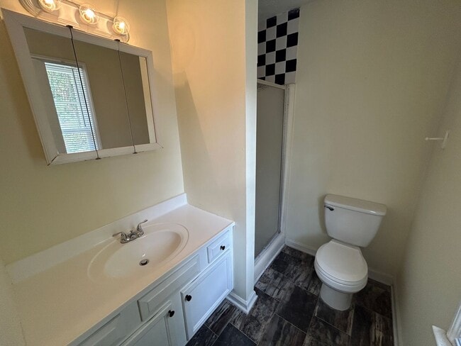 Building Photo - MORE PICTURES COMING SOON! Spacious 3 Bedr...