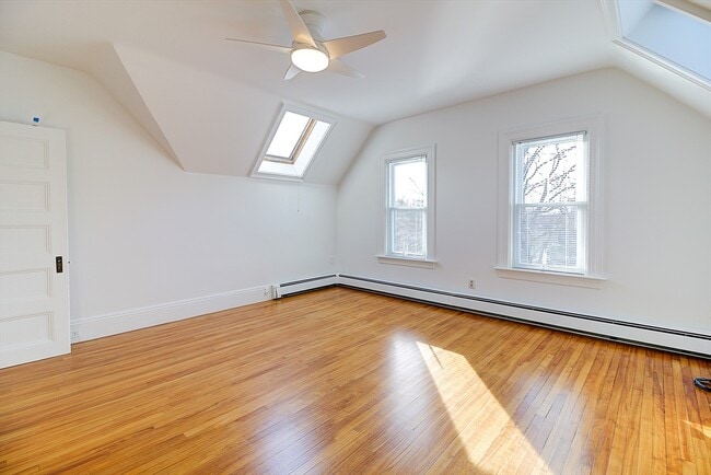 Building Photo - 430 N Main St