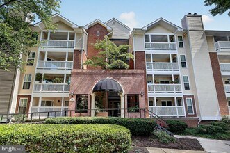 Building Photo - 1504 Lincoln Way