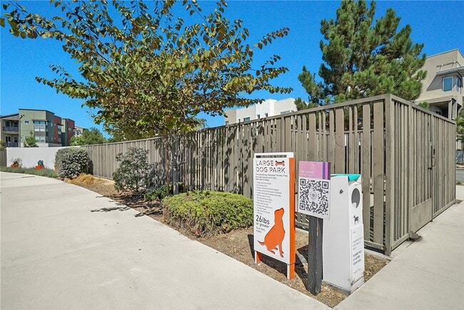 Building Photo - 140 Allusion