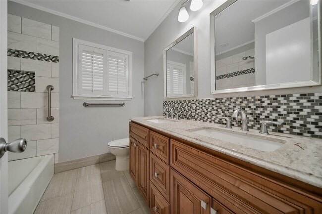 Building Photo - 1067 Lehman St