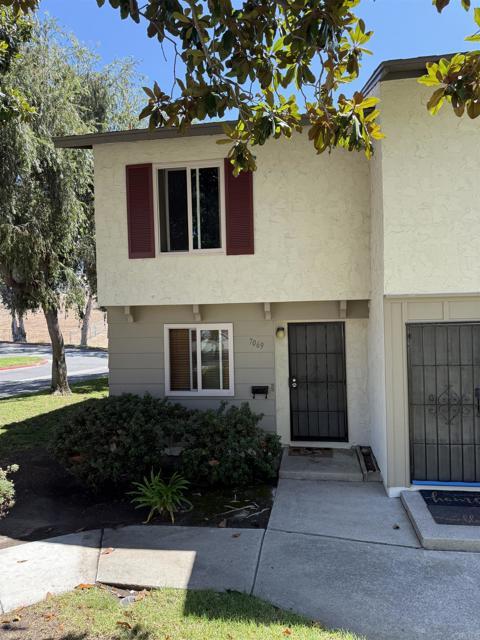 Building Photo - 7069 Russan Ln