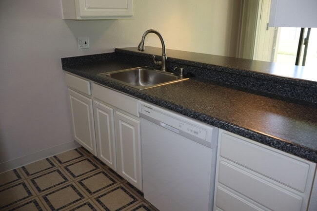 Building Photo - Cozy 1 Bedroom Apartment in Heart of Fort ...