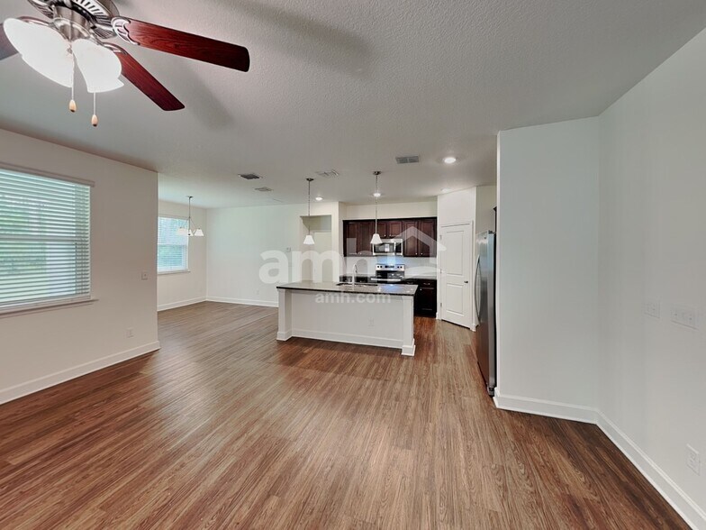 Building Photo - 417 Sandstone Dr