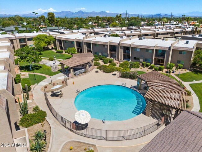 Building Photo - 7436 E Chaparral Rd