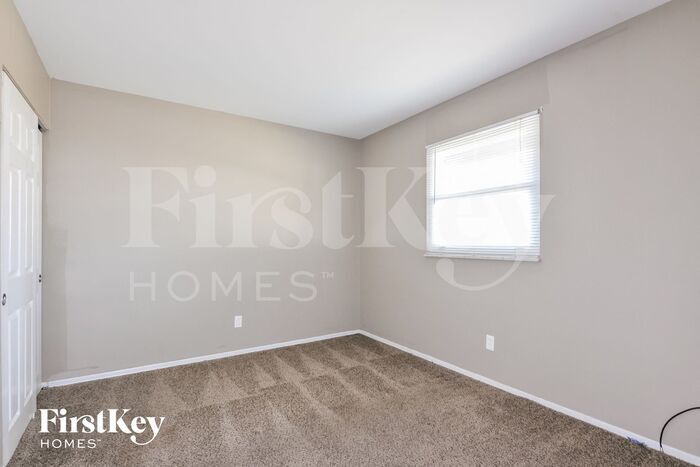 Building Photo - 11150 Mammoth Dr
