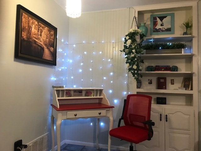 Building Photo - 8301 Comanche Ct NE